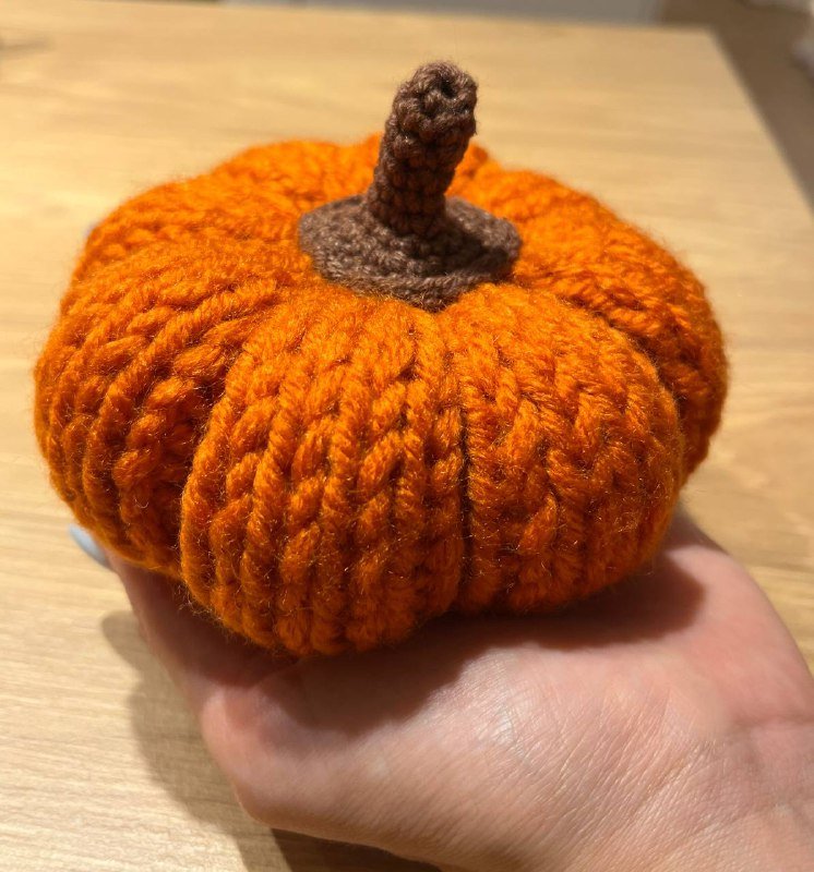 Вязанная интерьерная тыква 2