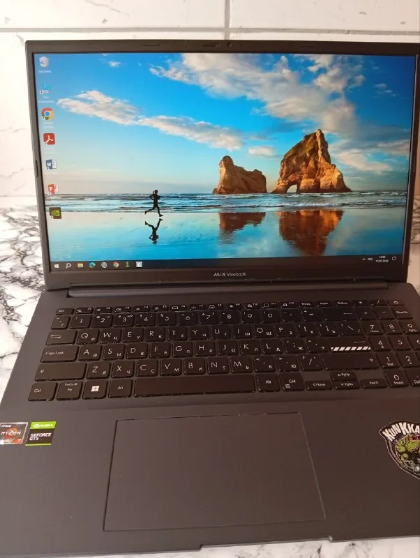 Asus Vivobook 15 Pro laptop 1