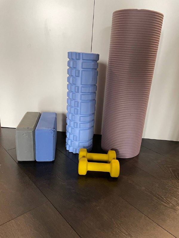 Гантели и коврики для йоги 2