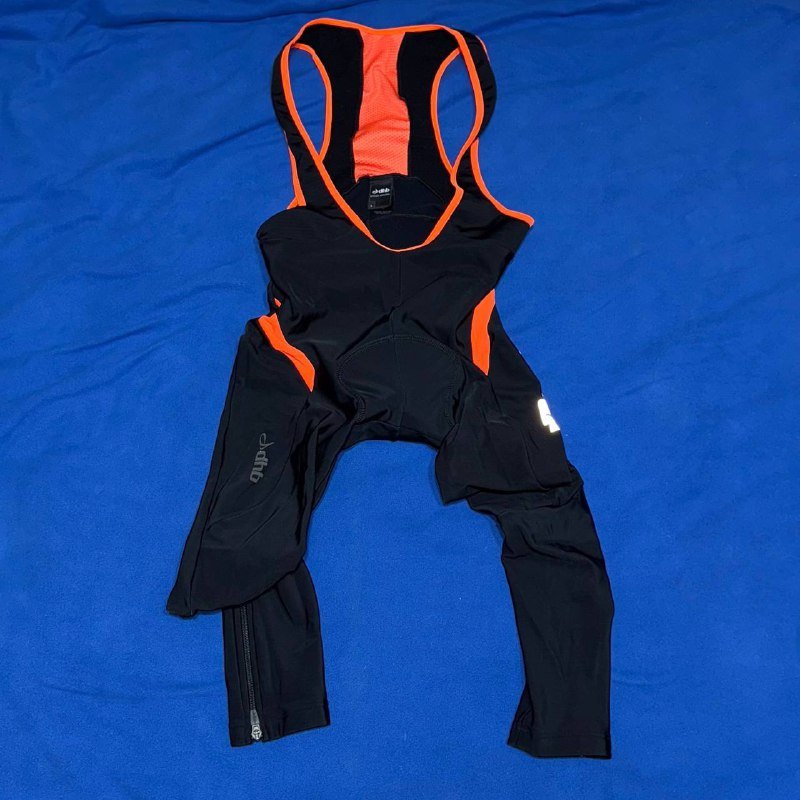 черная джерси Gore, белая джерси Nalini, джерси Rapha G.S. Imperial merino, винтажная джерси Deutschlandsberg Austria, винтажная джерси Eddy Merckx Panasonic, черное джерси Rapha core, черная джерси B'twin, длинные бибы Gore, длинные бибы Dhb 9