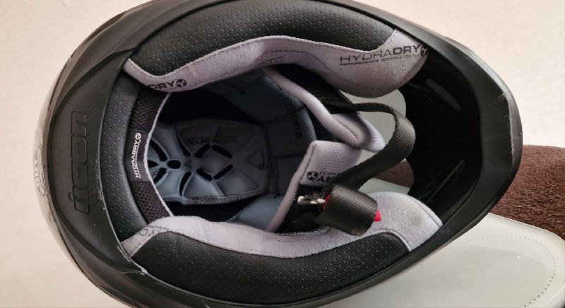 Мотошлем Интеграл Icon Airmada Thriller M с аксессуарами 8