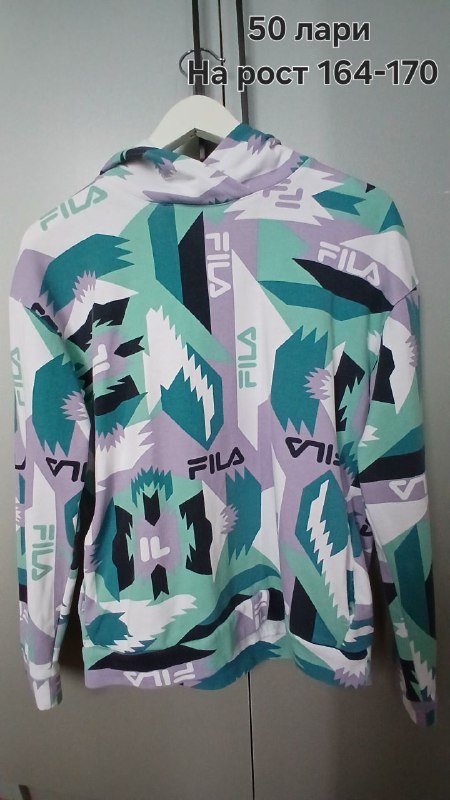 Толстовка женская Fila, Мужская спортивная Nike и VOLKL, Китайская косметика и тампоны