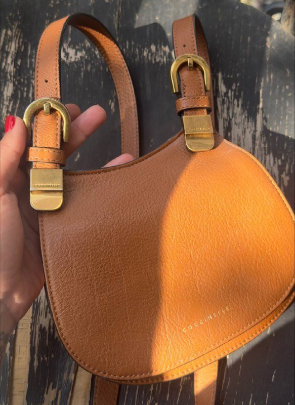 Сумка из натуральной кожи Coccinelle карамельного цвета 2