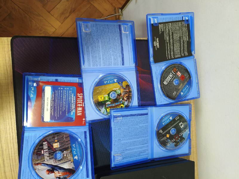 PlayStation 4 Pro, два джойстика, 4 игры 6