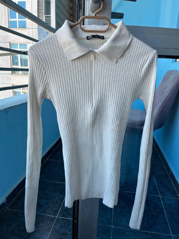 Поло Zara, Угги, Джинсы Zara, Топ Zara, Кофта Stradivarius, Сумка New Yorker