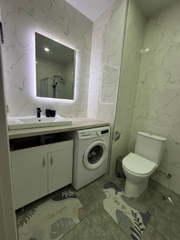 Студия 35 кв.м в Коммуна Тауэр на длительный срок и посуточно