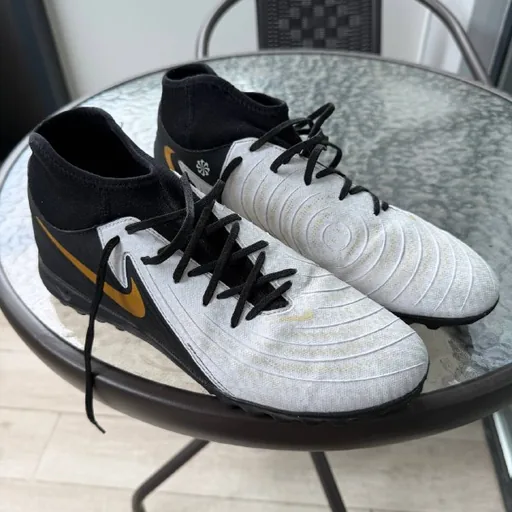 Футбольные копачки Nike Phantom Luna II