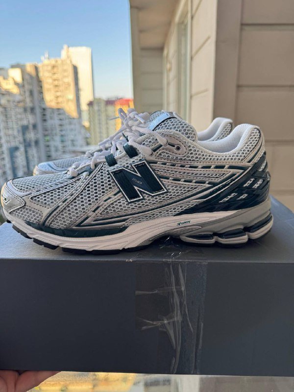 Кроссовки New Balance модель 1906 размер 10,5 USA