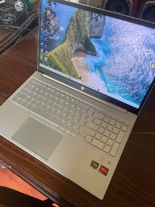 Hp pavilion 15 Ryzen 5 5500u 8/512 Vega 7 Windows 11