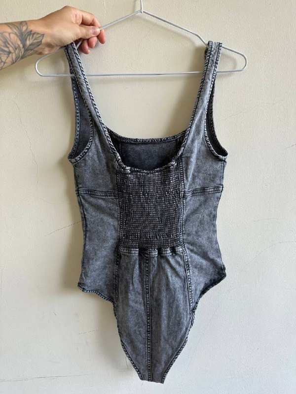 Серое джинсовое боди Stradivarius размер s 3