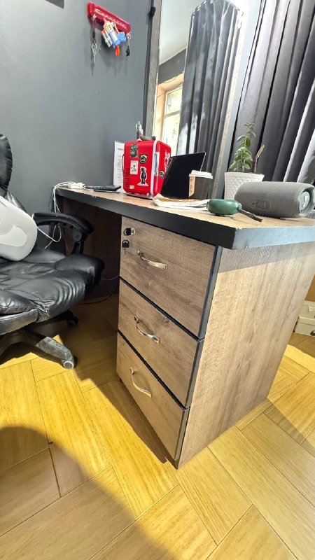 Стол деревянный с ящиками 2