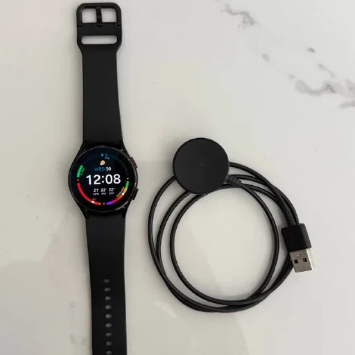 Смарт-часы Samsung Galaxy Watch 4