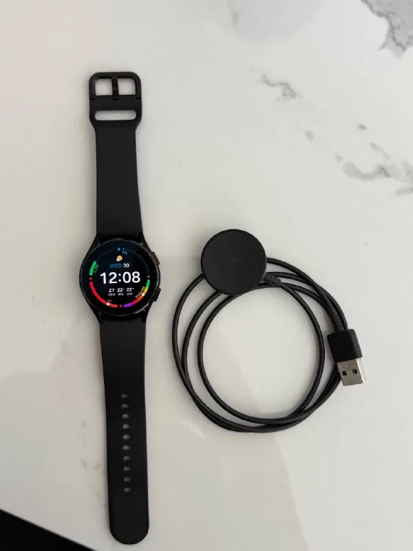 Смарт-часы Samsung Galaxy Watch 4 1