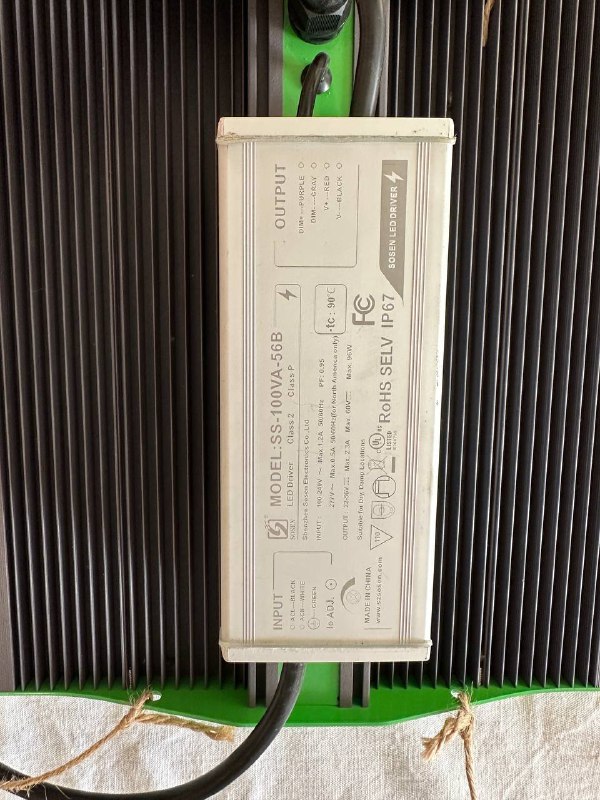 Фитолампа Свет для растений viparspectra 100 ватт 2