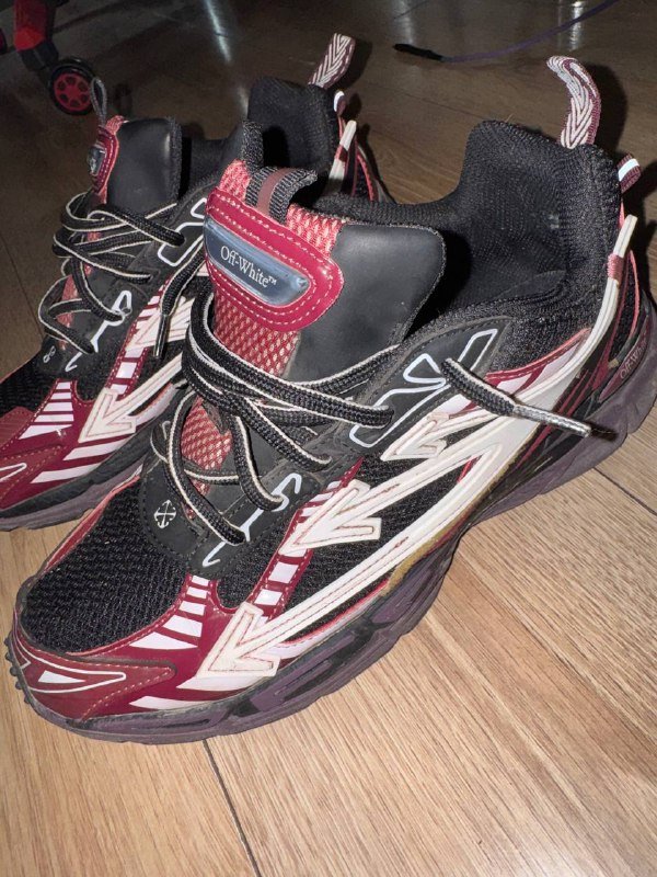 Off white be right back red shoes size 45