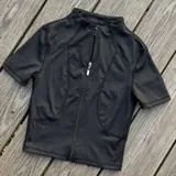 Женские спортивные футболки, рашгард, топ 10
