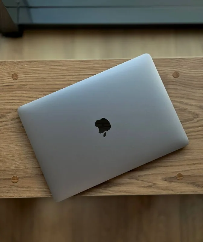 iPhone 13 Pro, iPhone 15 Pro, iPhone 15 Pro Max, MacBook Air