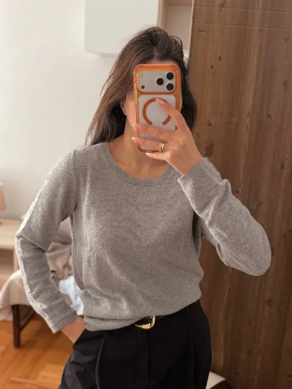 Women’s cashmere sweater 1