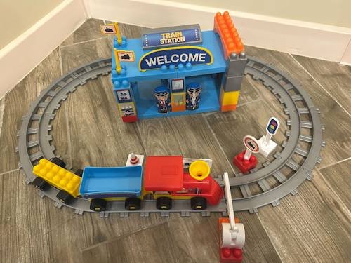 Наборы детских игрушек: инструменты, поезд, космонавты, касса