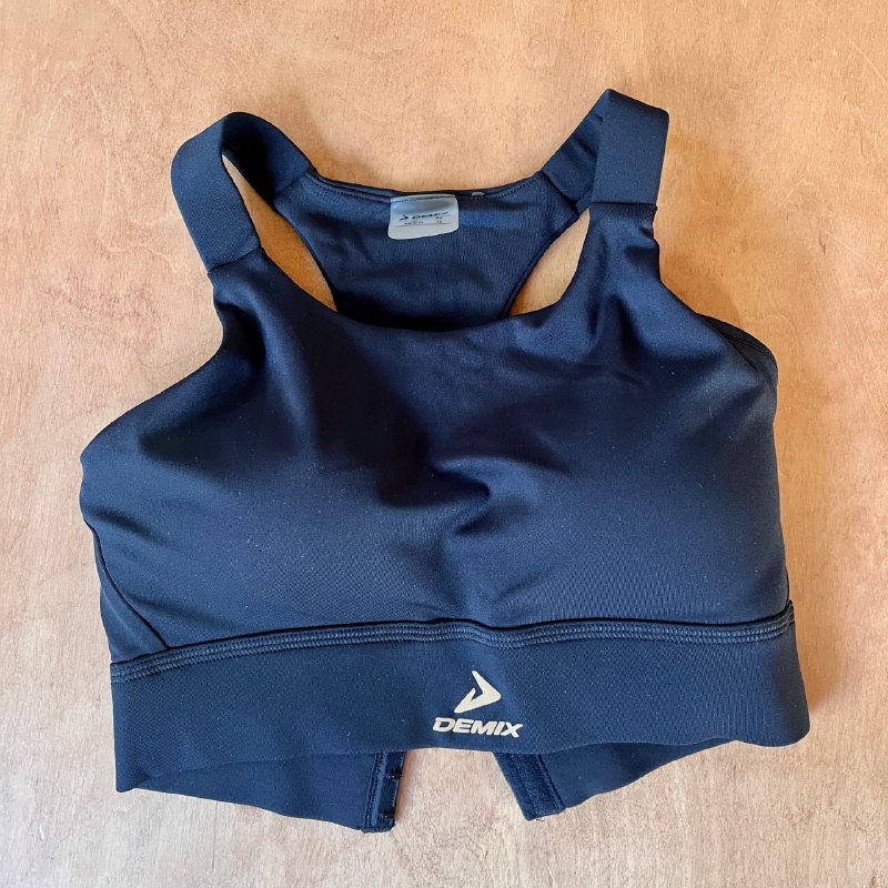 Платье Toptop, спортивный топ Demix Movi Wick, леггинсы Nike One Dri-FIT, футболки МЕЧ Garment Dye 2