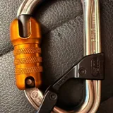 Страховочные карабины Petzl, KONG 3