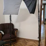 Кушетка, гантели, кольцевая лампа, софтбоксы, штативы, куртки 4