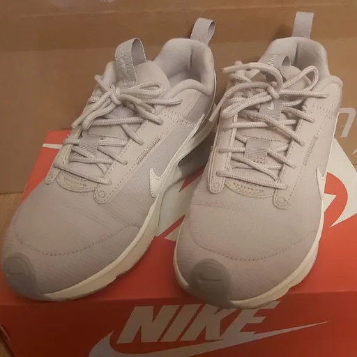 Кроссовки Nike