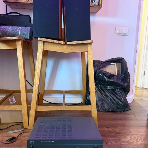 Полочные колонки Kef Q1, усилитель Nad 320bee