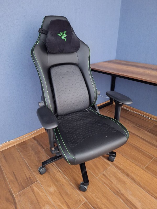 Кресло игровое компьютерное Razer Iskur V2 черное