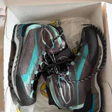 Женские треккинговые ботинки La Sportiva 3