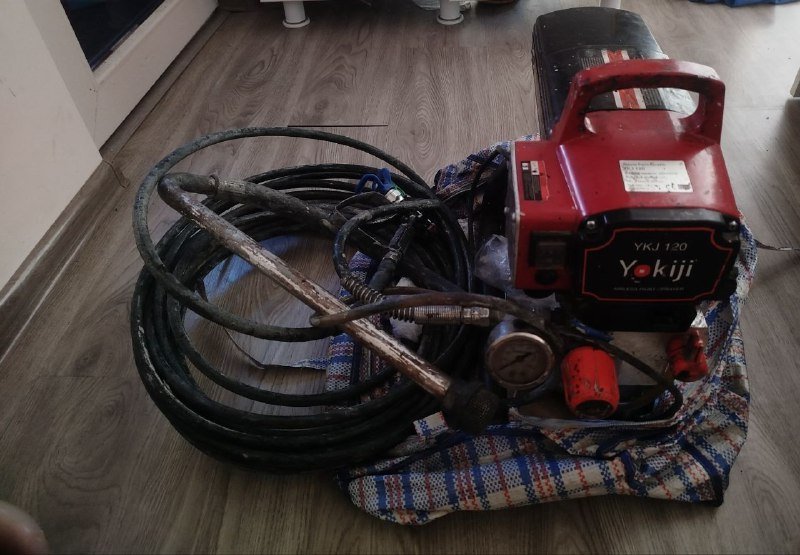 безвоздушный окрасочный аппарат бу с соплом Graco 616