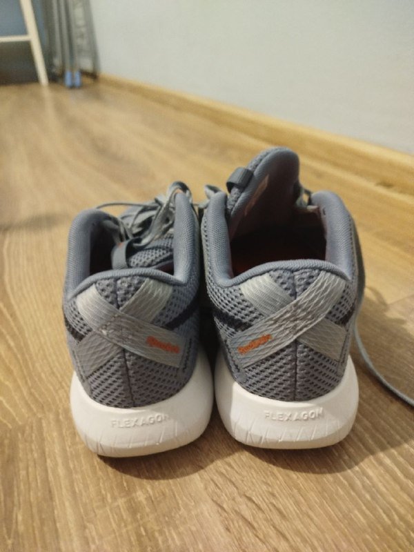 Кроссовки Reebok р-р 39