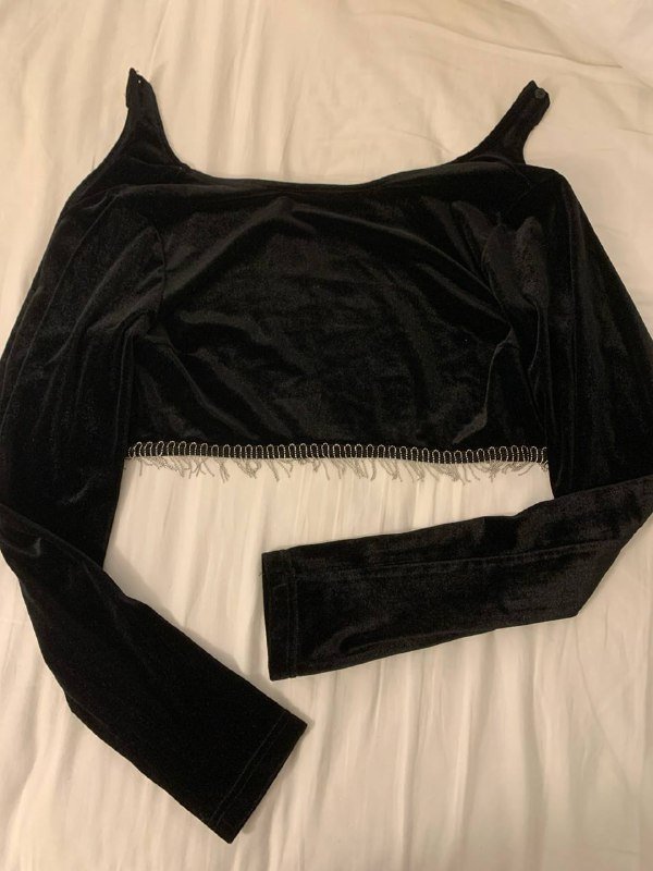 Бархатный женский топ с открытой спиной