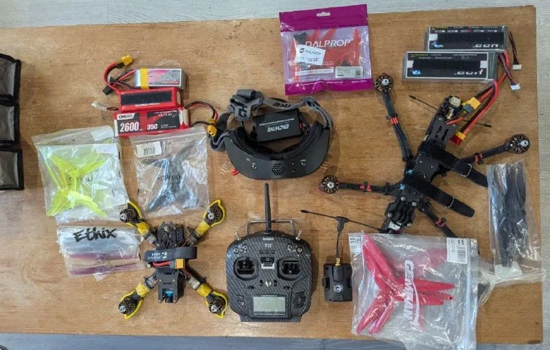 FPV оборудование, квадрокоптеры, очки, аппаратура, зарядное устройство