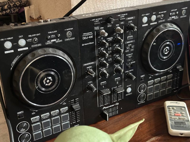 Контроллер Pioneer DDJ-400 в хорошем состоянии 2
