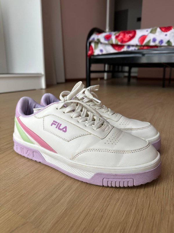 Оригинальные кроссовки FILA 41 размер