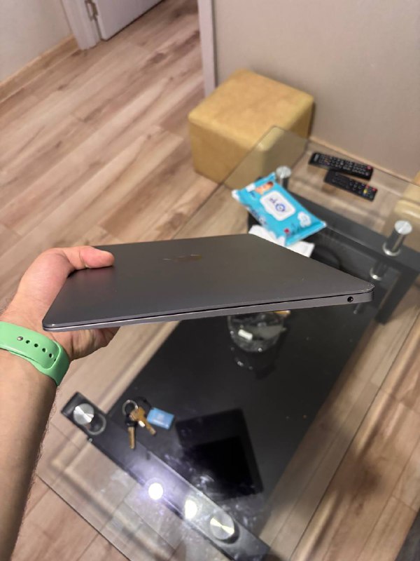 MacBook Air M1 8/128GB 4