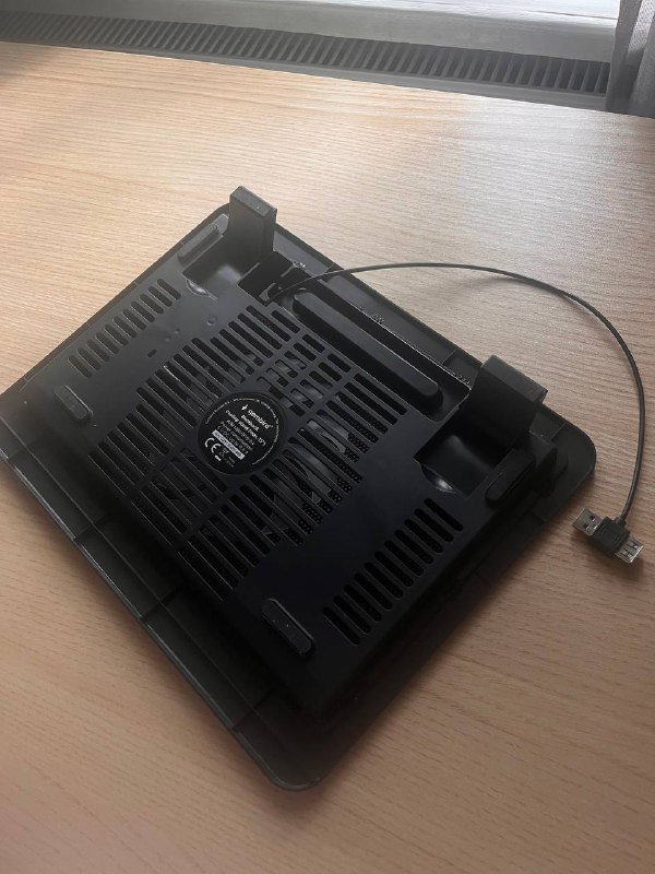 Охлаждающая подставка для ноутбука с вентилятором 2