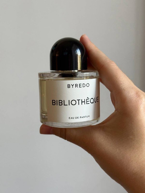 Медовый аромат Gisou, духи Byredo, праймер Milk, хайлайтер Fenty Beauty 2