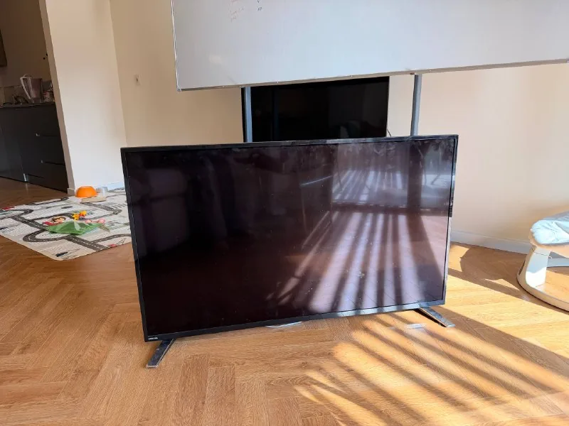 Телевизор Toshiba 49" 4K UHD 1