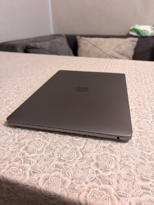 MacBook Pro 2020, 8/500GB, good condition 3