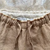 Синяя мини сумка, черная сумка дутик, льняные брюки Zara 8