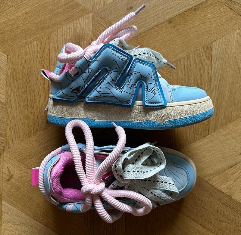 Черные ботинки J.W. Anderson, голубые кроссовки, кроссовки Golden Goose, ботинки Dr.Martens 3