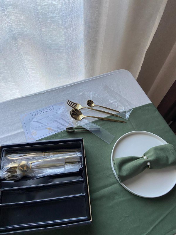 Набор золотистых столовых приборов на 6 персон 3