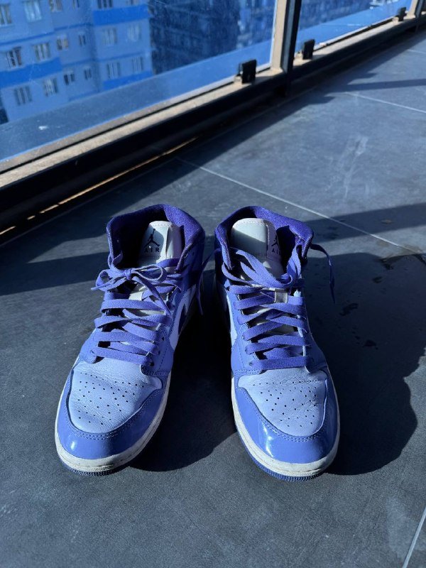 Air Jordan 1 Mid Action Grape 3