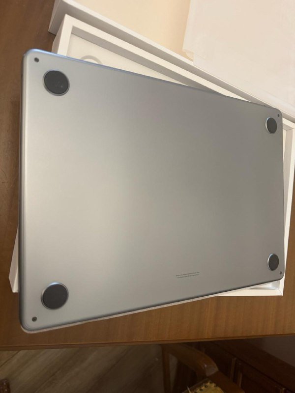 MacBook Air 13 M2 8GB 512SSD 10