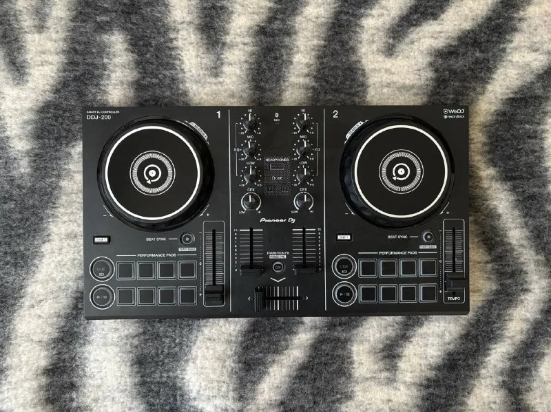DJ-контроллер Pioneer DDJ-200
