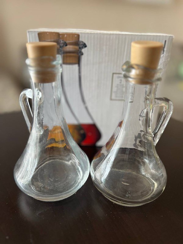 Стеклянные кувшины с пробкой