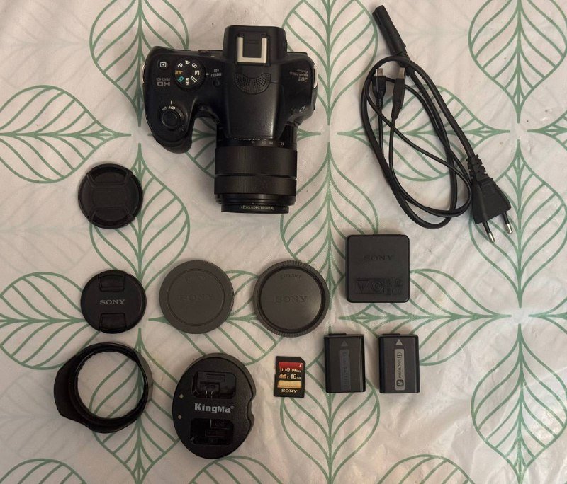 Фотоаппарат беззеркальный Sony A3000 с объективом и аксессуарами 5