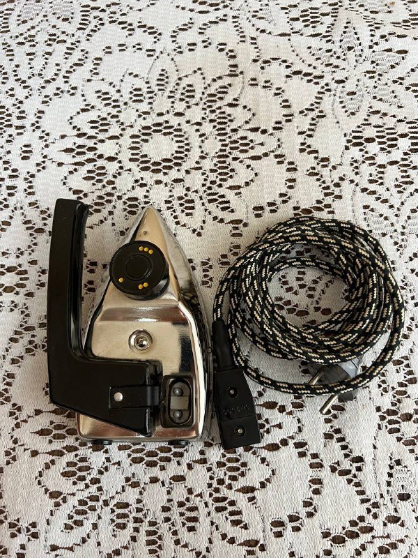 Соковыжималка Moulinex, дорожный утюг, вентилятор, точилка Philips 5